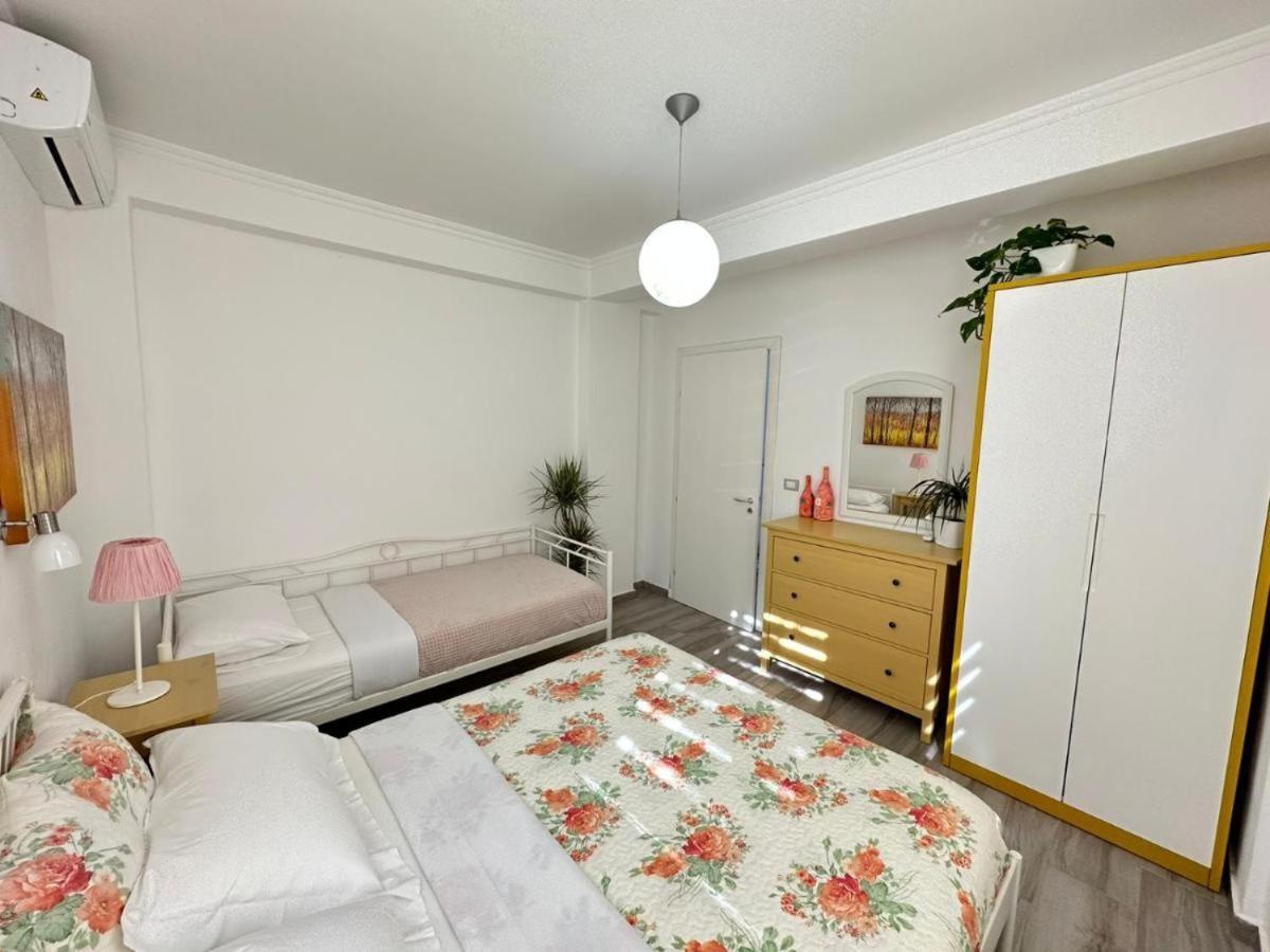 Sofia'S Holiday Apartment Vlore Exterior photo
