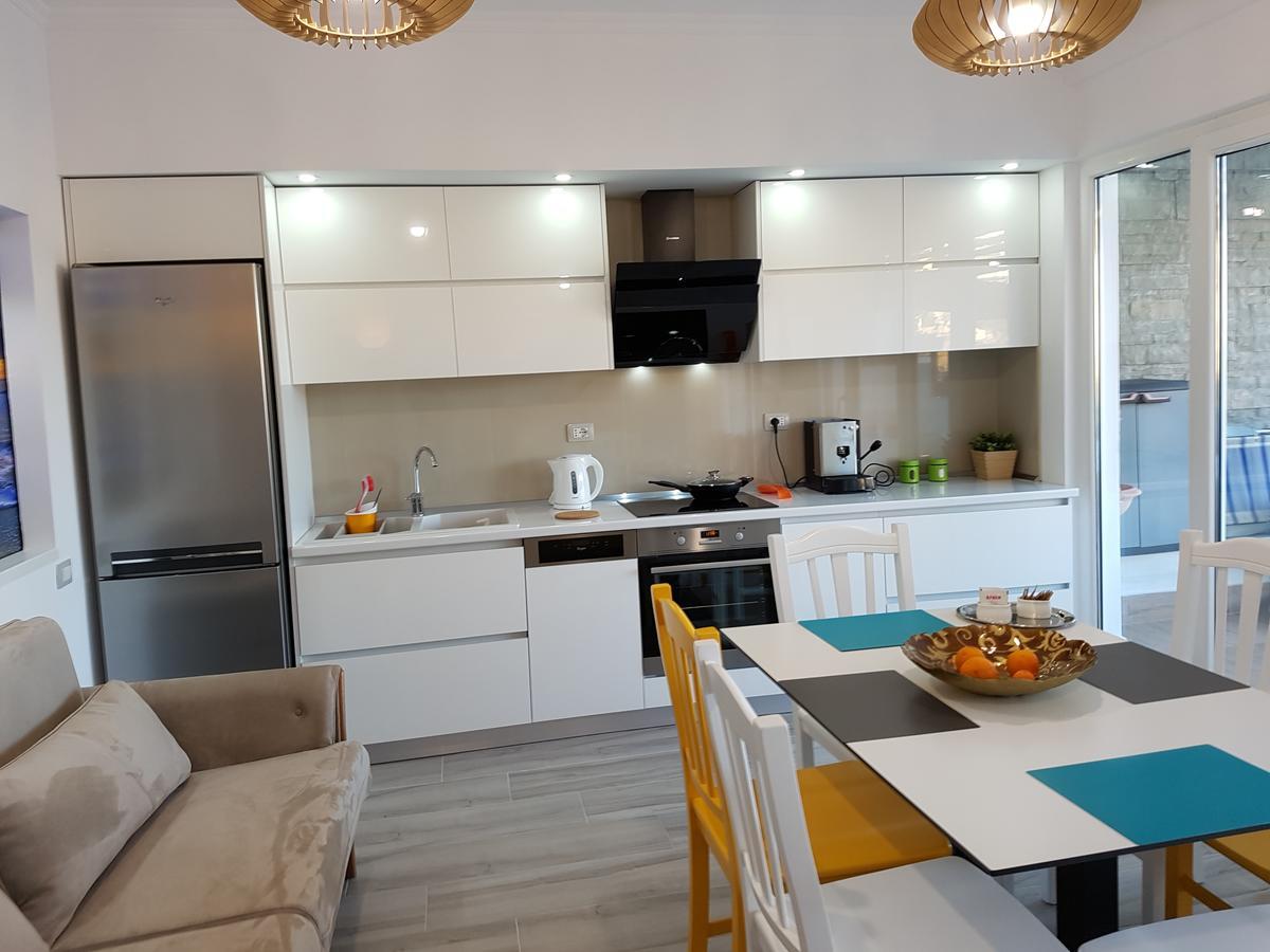 Sofia'S Holiday Apartment Vlore Exterior photo